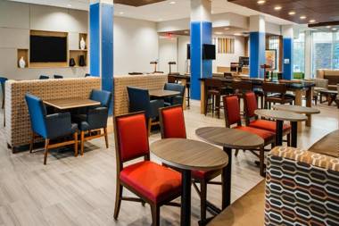 Holiday Inn Express Hotel & Suites Murray an IHG Hotel