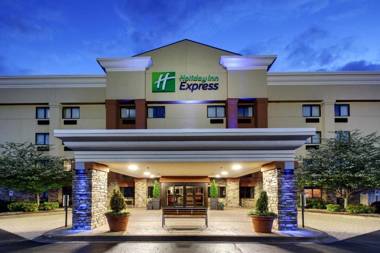 Holiday Inn Express Hotel Fort Campbell-Oak Grove an IHG Hotel