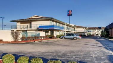 Motel 6-Owensboro KY