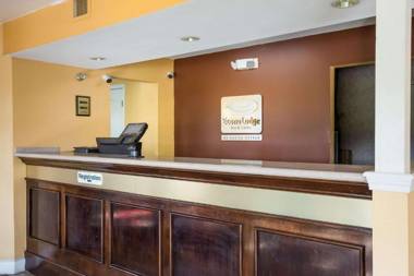 Econo Lodge Inn & Suites I-65