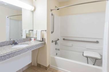 Super 8 by Wyndham Baton Rouge/I-10