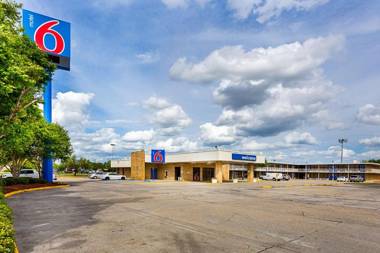 Motel 6 Baton Rouge Southeast