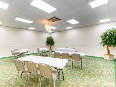 OYO Hotel Baton Rouge - Mead Rd