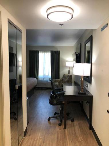 Quality Inn & Suites Lake Charles South