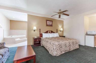 Days Inn by Wyndham LaPlace- New Orleans