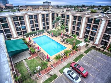 Ramada by Wyndham Metairie New Orleans Airport