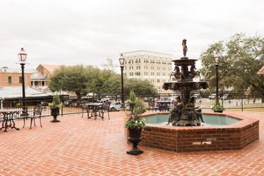 Chateau Saint Denis Downtown Natchitoches