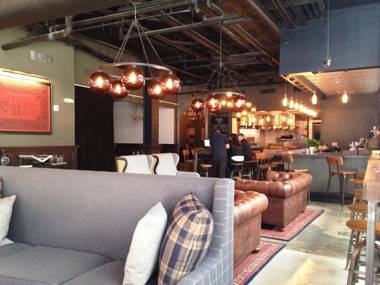 Q&C Hotel and Bar New Orleans Autograph Collection