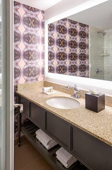 Holiday Inn Hotel French Quarter-Chateau Lemoyne an IHG Hotel