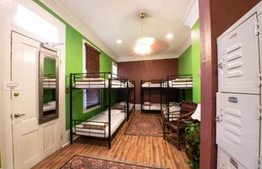 HOSTEL Auberge NOLA
