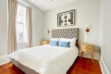 Sonder Baronne Manor