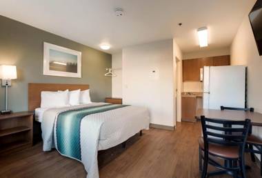 HomeTowne Studios by Red Roof Lake Charles - Sulphur