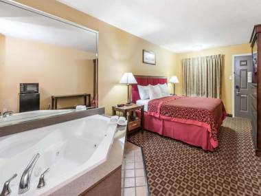 Days Inn by Wyndham Sulphur LA