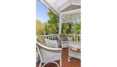 Mira Monte Inn & Suites