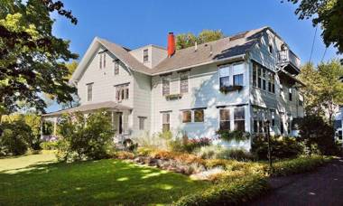 The Elmhurst Inn