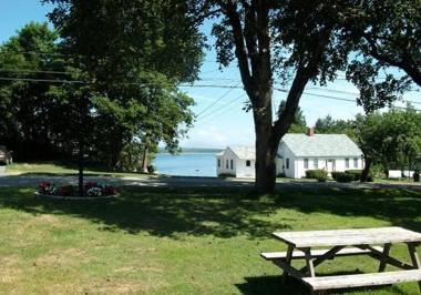 Bar Harbor Cottages & Suites