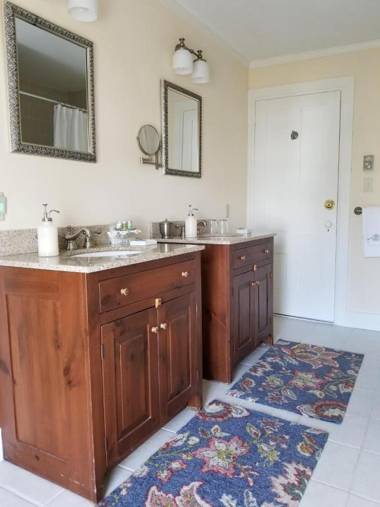 Benjamin F. Packard House Bed and Breakfast