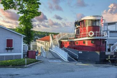 Tugboat Inn