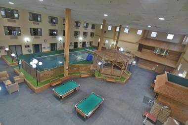 Katahdin Inn & Suites