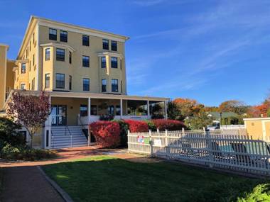 Colonial Inn