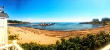 Perkins Cove Oceanfront Cottage
