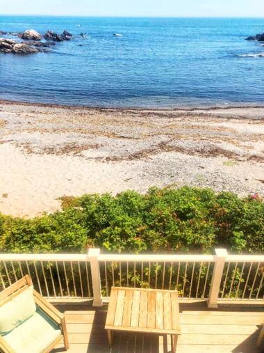 Perkins Cove Oceanfront Cottage