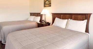 Copley LaReine Motel