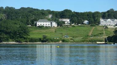 Strawberry Hill Seaside Inn