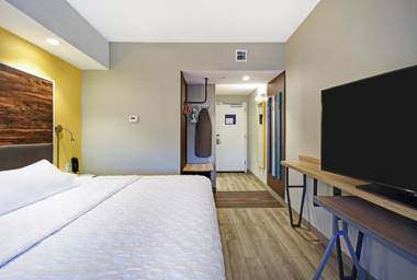 Tru By Hilton Portland Airport Area Me