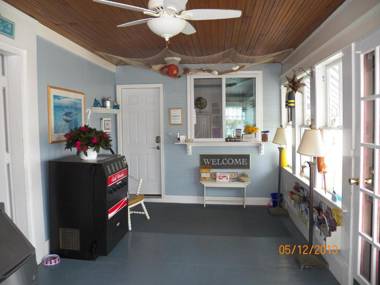 Coast Village Inn and Cottages