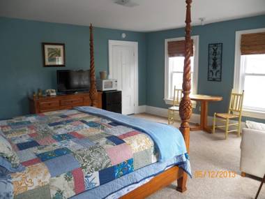 Coast Village Inn and Cottages