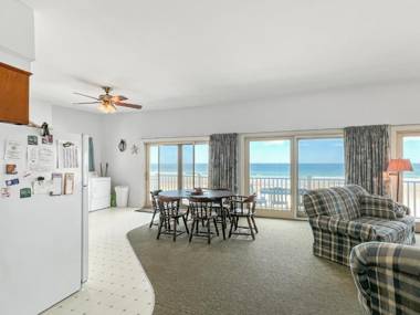 W148 Wonderful BEACHFRONT property for a family vacation