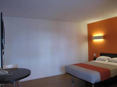 Motel 6 Baltimore Downtown