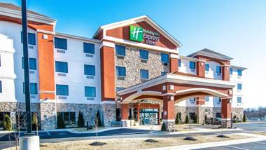 Holiday Inn Express & Suites Elkton - University Area an IHG Hotel