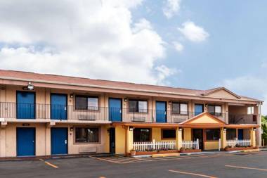 Days Inn by Wyndham Elkton Newark Area