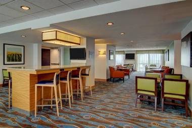 Holiday Inn Express and Suites Germantown an IHG Hotel