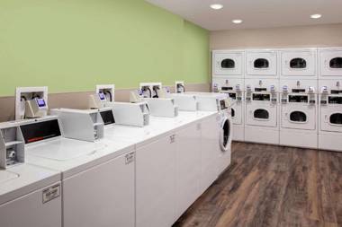 WoodSping Suites Washington DC East Arena Drive