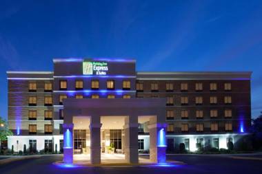 Holiday Inn Express & Suites Laurel Lakes an IHG Hotel