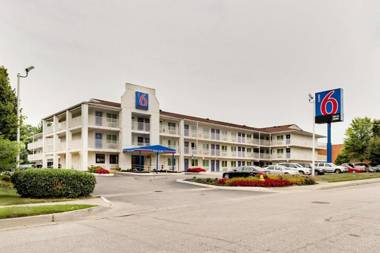 Motel 6-Linthicum Heights MD - BWI Airport