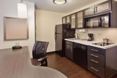 Sonesta Simply Suites Baltimore BWI Airport