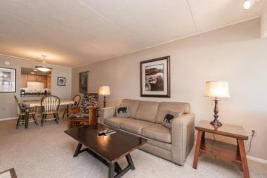 104B - Lakefront One Bedroom Condo with 2 Fireplaces & Flat Screen TV!