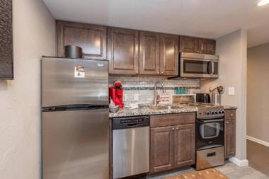 206A - Lakefront Efficiency Condo Indoor Pool Access!