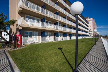 Dunes Manor Hotel & Dunes Suites