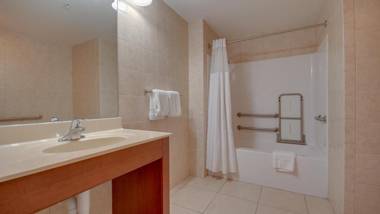 Americana Condos 10th street