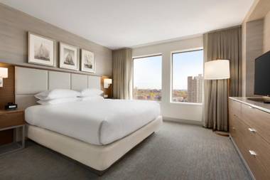 DoubleTree Suites by Hilton Hotel Boston - Cambridge