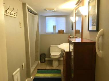 ~*Pet Friendly 30min to Downtown*~ THE BOSTONIAN