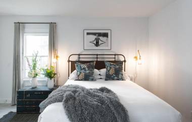 Coonamessett Inn