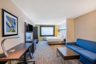 Holiday Inn Express Hotel & Suites Boston - Marlboro an IHG Hotel