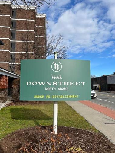 Hotel Downstreet