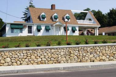 Blue Spruce Motel & Townhouses